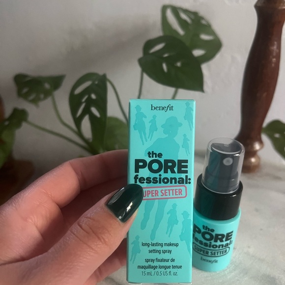 ✨$5 Benefit Cosmetics The POREfessional: Super Setter Makeup Setting Spray mini - Picture 2 of 2